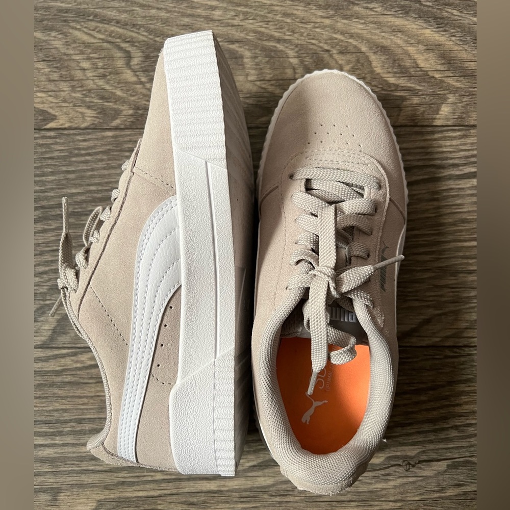 ✨SOLD✨Puma Sneakers